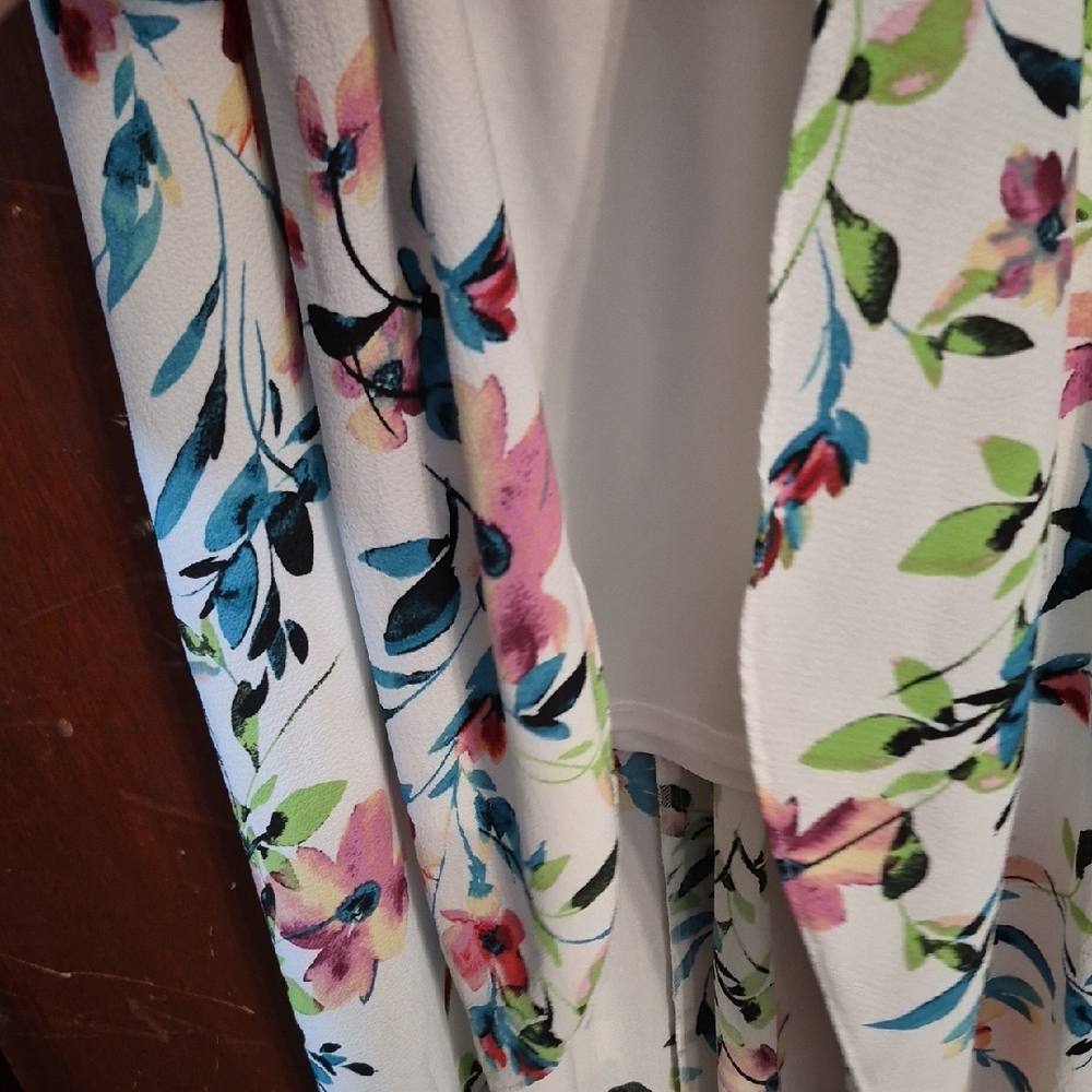 Floral Ruffle Mini Dress - Picture 4 of 7